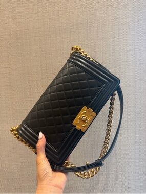 Chanel medium Boy Bag GHW